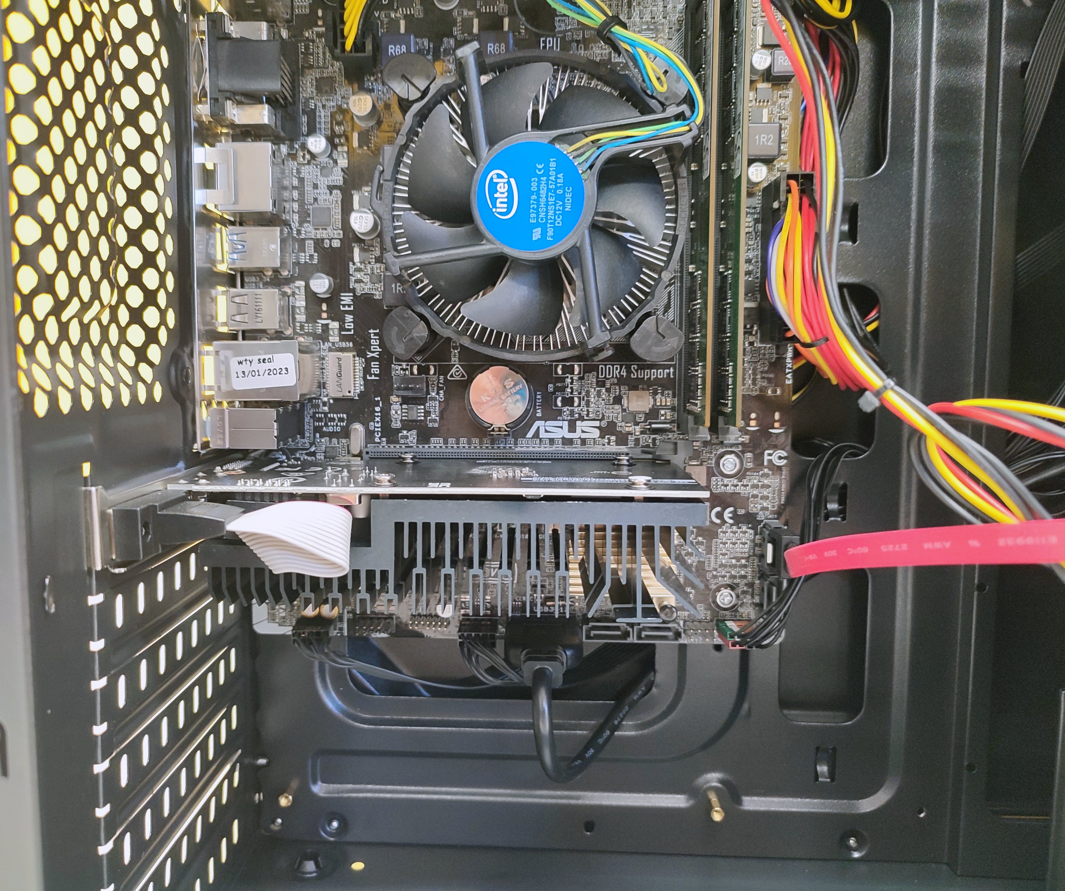 PC Assemblato Comet Computers Parts | Intel Core i5-10400F 6Cores | Ram 16Gb | SSD M.2 NVME 500GB + 10Tb | Nvidia GT730 2Gb | WiFi | Windows 11 Pro Il PC perfetto per qualsiasi uso PC Assemblato Comet Computers Parts | Intel Core i5-10400F 6Cores | Ram 16Gb | SSD M.2 NVME 500GB + 10Tb | Nvidia GT730 2Gb | WiFi | Windows 11 Pro Il PC perfetto per qualsiasi uso